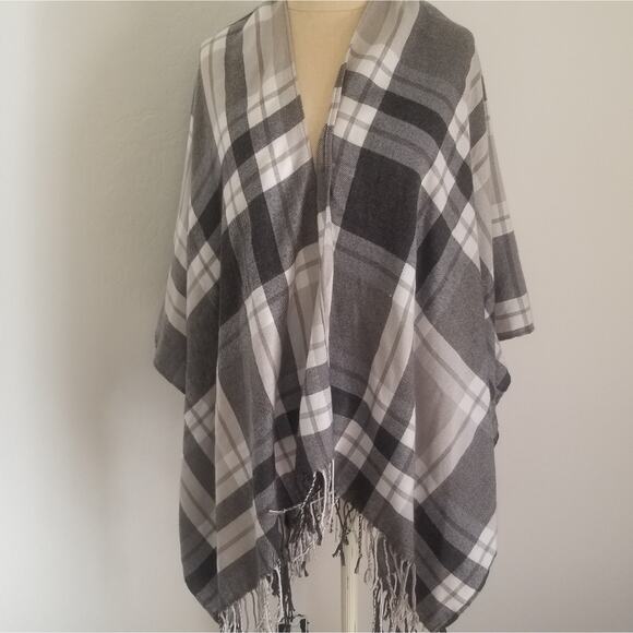 BCBG Fringe Plaid Ruana in Black. - Picture 6 of 6